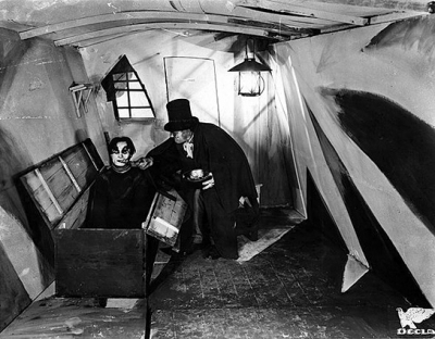 Film Still aus - Das Cabinet des Dr. Caligari - Stummfilm mit Musikbegleitung